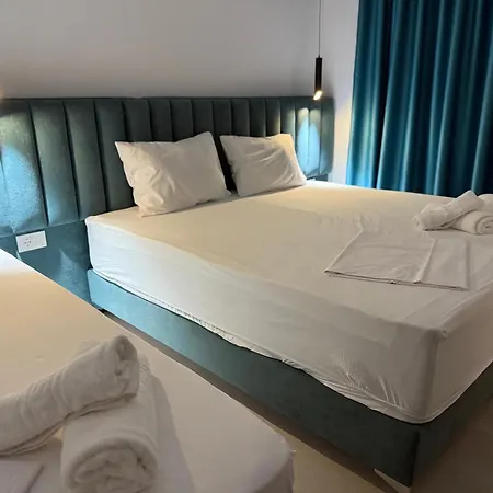 Aura 4* Σαράντα