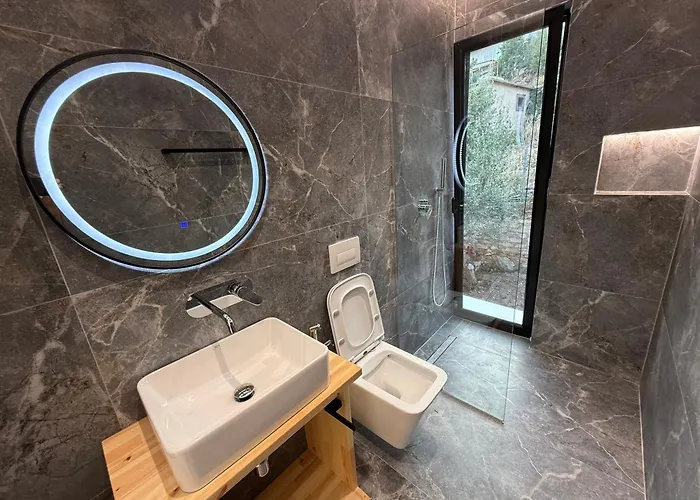 Aura 4*